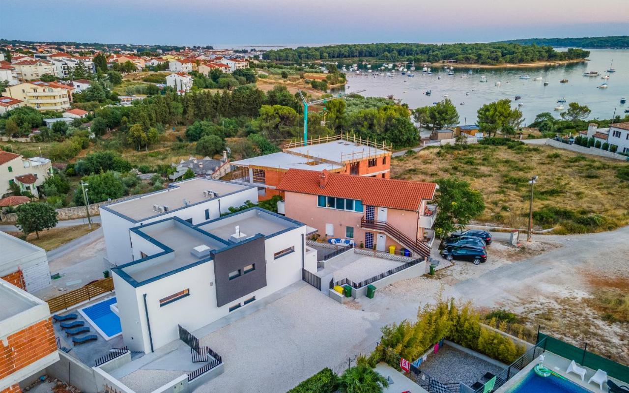 מדולין Villa Rougemarin - Marin With Private Pool מראה חיצוני תמונה