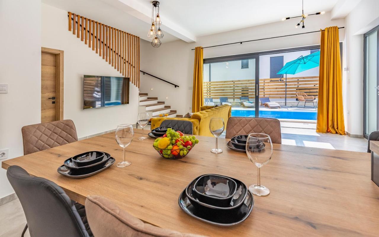 מדולין Villa Rougemarin - Marin With Private Pool מראה חיצוני תמונה