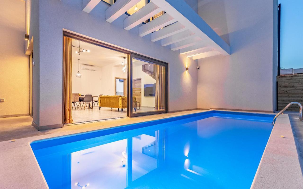 מדולין Villa Rougemarin - Marin With Private Pool מראה חיצוני תמונה